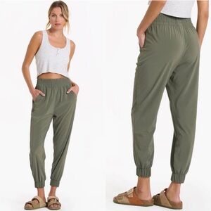Vuori Villa Jogger Green Size Small